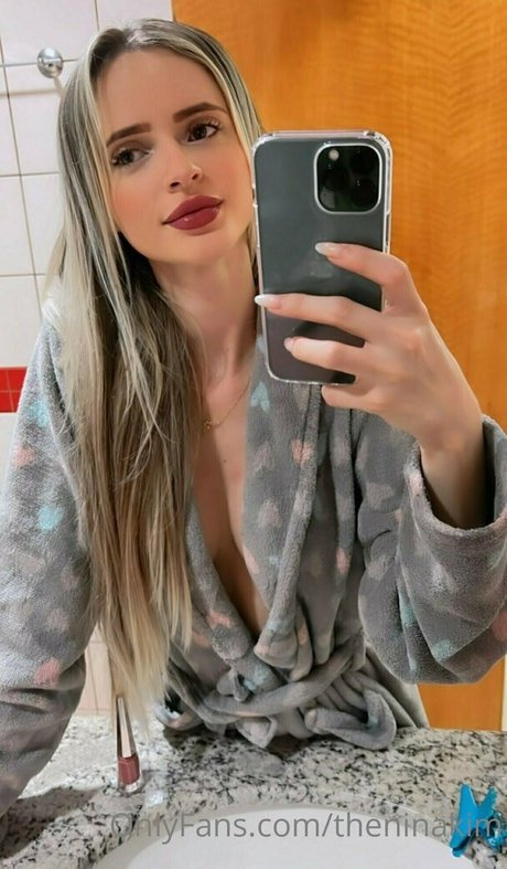 theninakim sexy model img