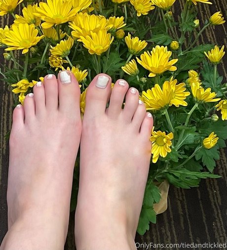 tiedandtickled nude star photos