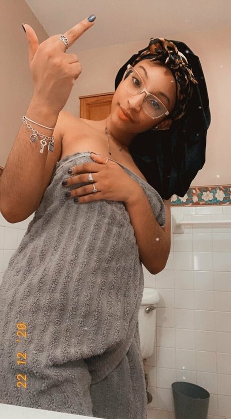 pinkcash118 nude model gallery