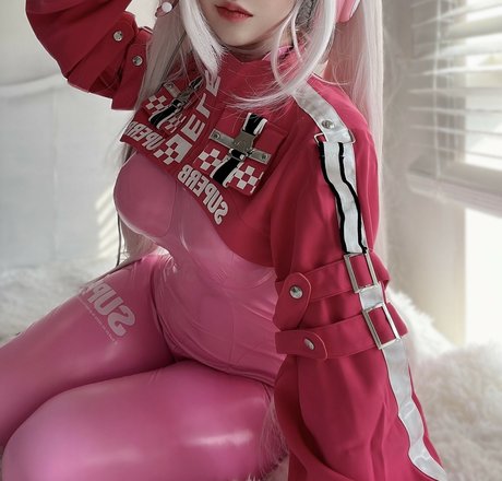 imeva model naked picture