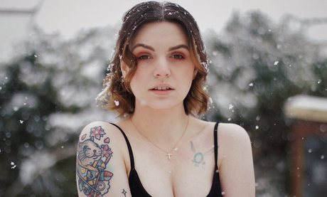 Emma Blackery free star images