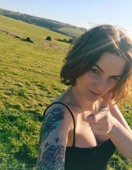 Emma Blackery pretty pornstar archive