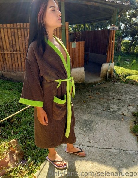 selenafuego pretty star photo