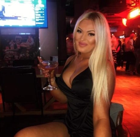 Louisa Moon star exclusive img