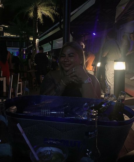 SaRa Chubby pornstar hot photos