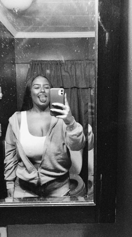 Jaley S naked actress pictures