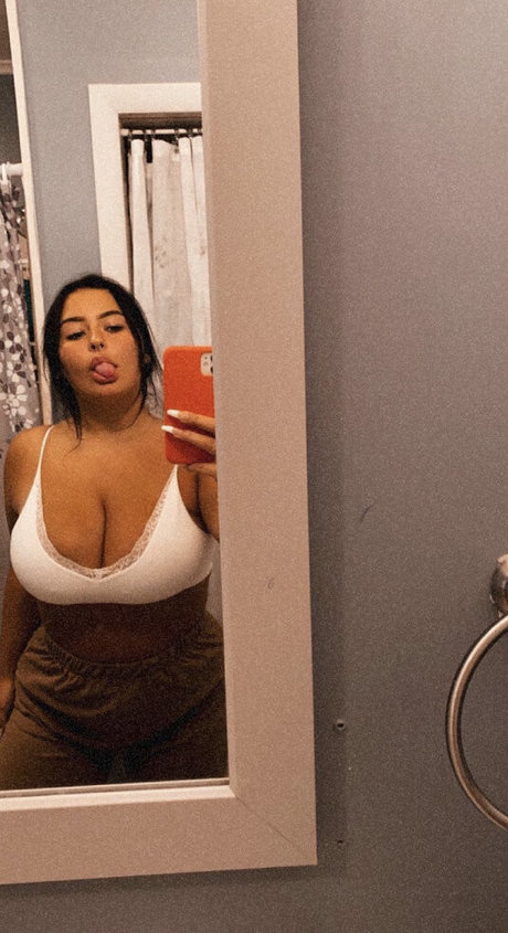 Jaley S pretty pornstar picture