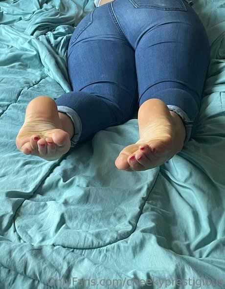 cheekyprestigious nudes model archive