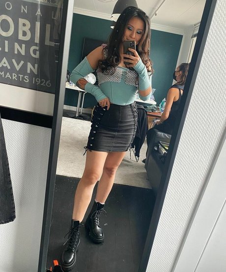 Yinsu Collins pornstar high quality image