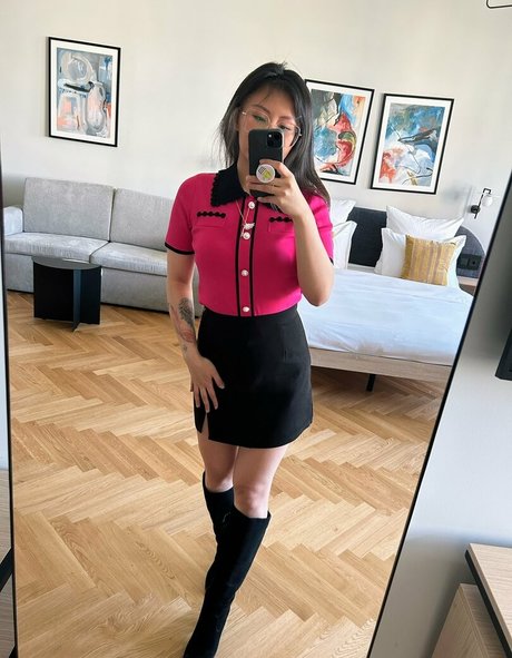 Yinsu Collins xxx model img