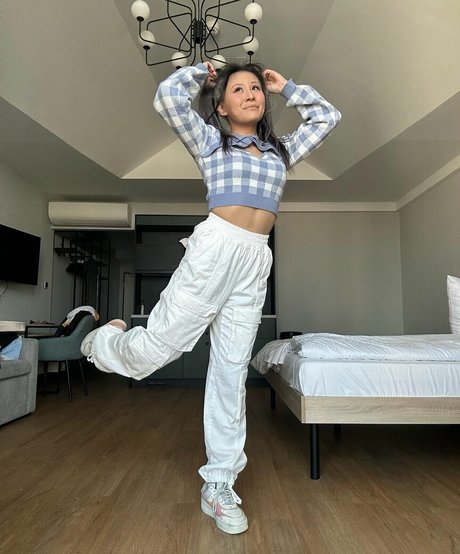 Yinsu Collins pornstar perfect pic