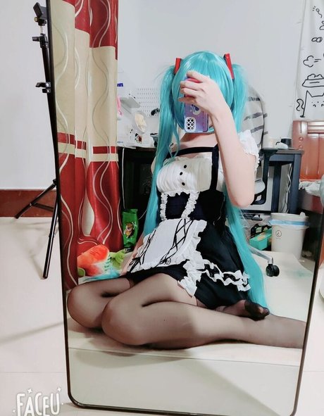 Jessica Milkybar model photo