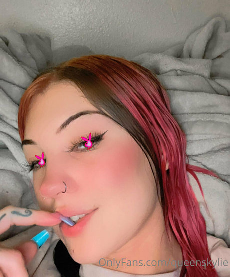 queenskylie adult model pictures