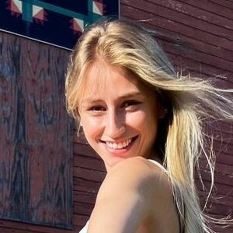 Hailey Azure model hd photo