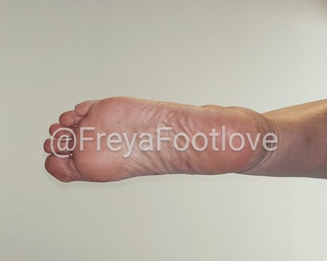 freyafootlove art star image