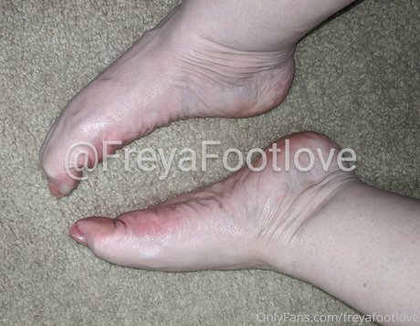 freyafootlove star beautiful photos