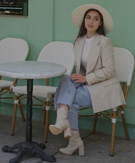 Andrea Pages high quality actress image