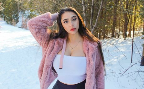 Reema Rochelle exclusive star image