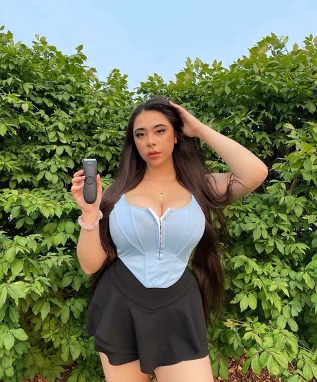 Reema Rochelle hd pornstar image