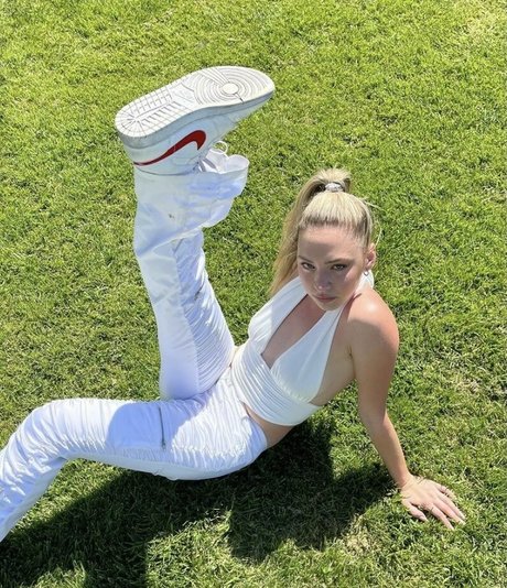 Luna Montana model best pics