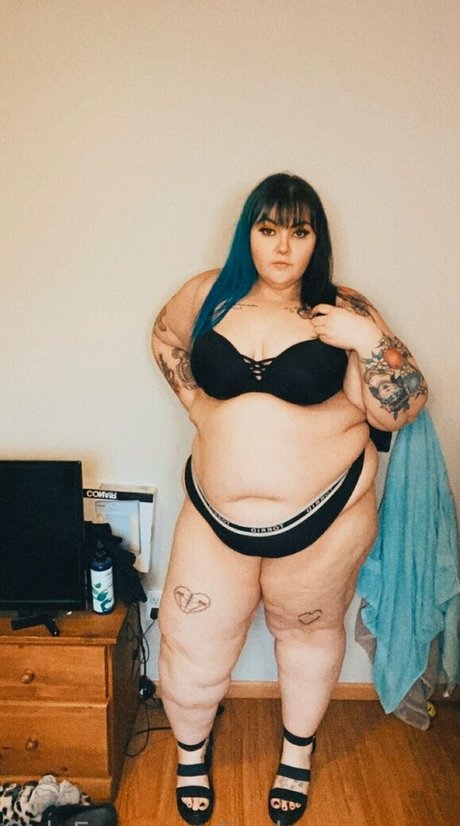 ambergenovese nice model img