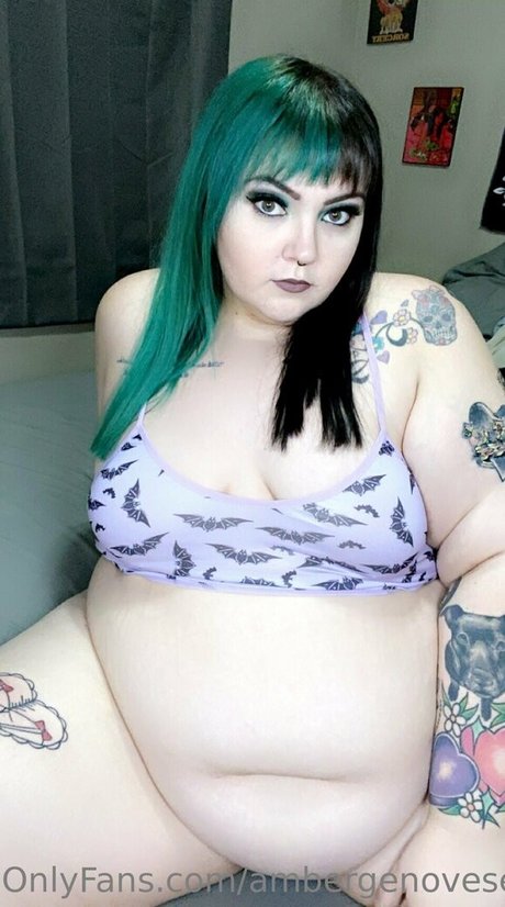 ambergenovese model erotic photo