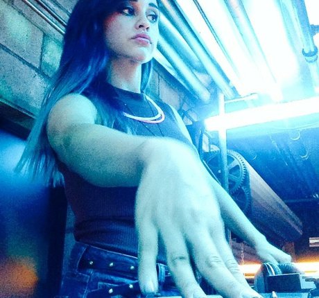 Yvette Monreal star top picture