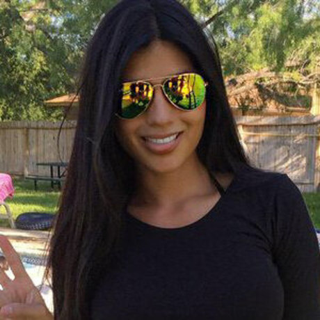 Karen Vi hot model pictures