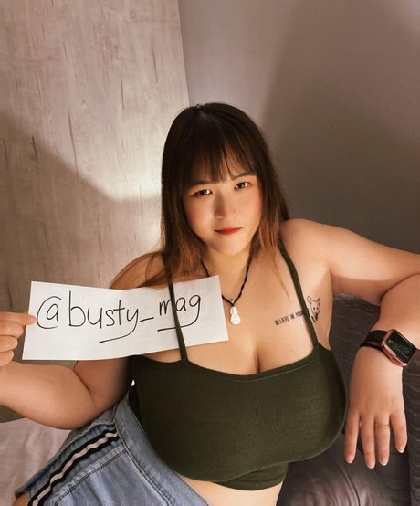 Busty Magazine star beautiful pics