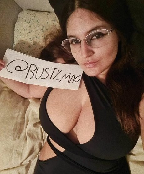 Busty Magazine model perfect pictures