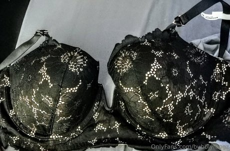 bubblyfangz model nude pictures