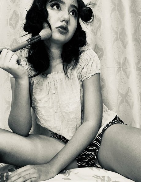 ooficialanie actress gallery