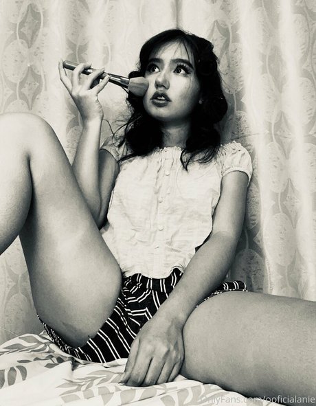 ooficialanie nudes star pics