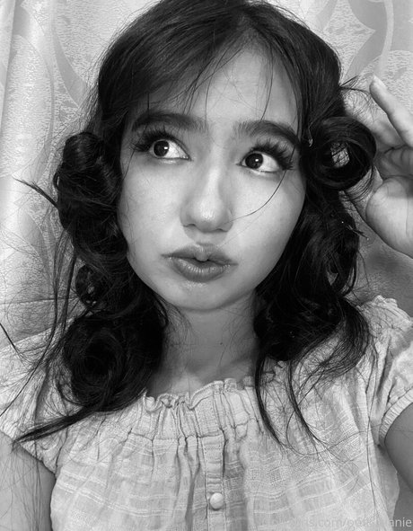 ooficialanie model picture