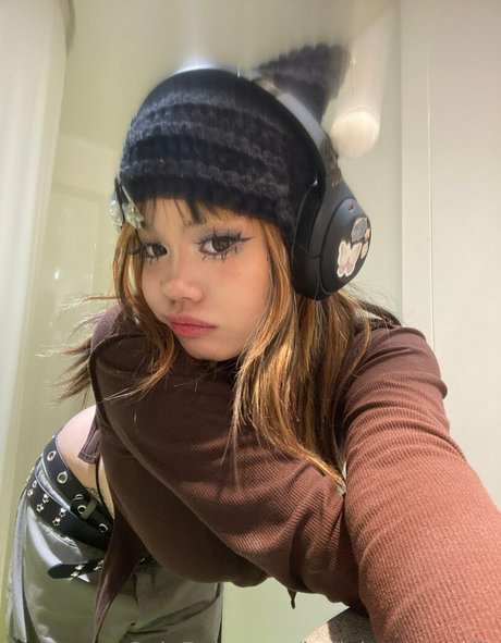 iadivinecomedie model nude photos