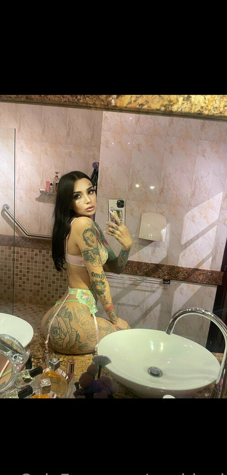 anabbad naked star pic