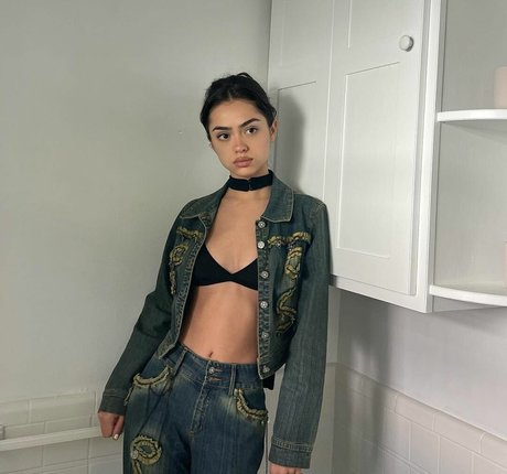 Nailea Devora star high quality pics