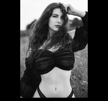 Jiwa Raga erotic pornstar image