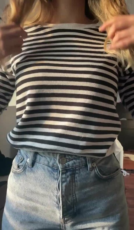 BonnieStark_ pretty model image