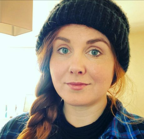 Beth Roars star adult picture