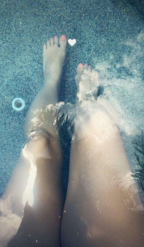 toridanyels hot actress pics