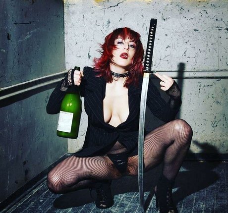 Mandy Cat Kitana naked pornstar img