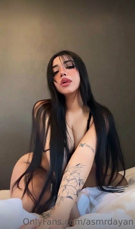 ASMR Dayana naked star image