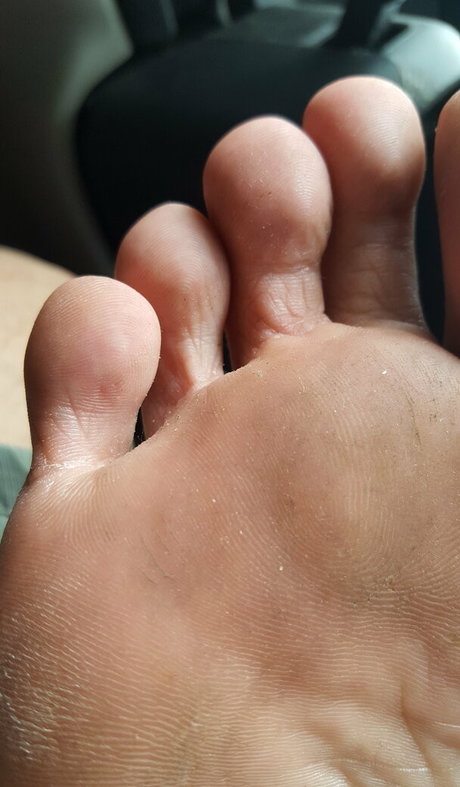 barefeeticus hot model archive