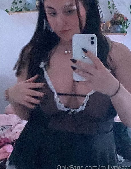 millypezza model art galleries