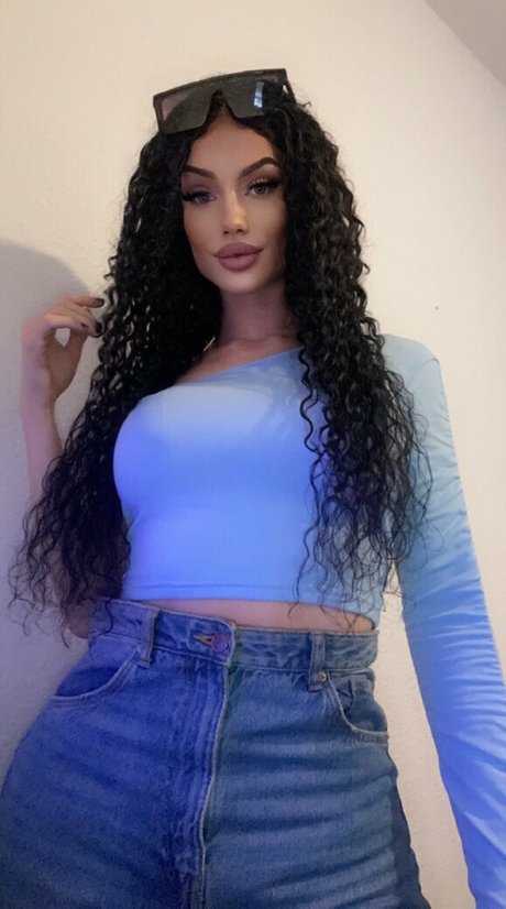 Trannyeva sexy model photos