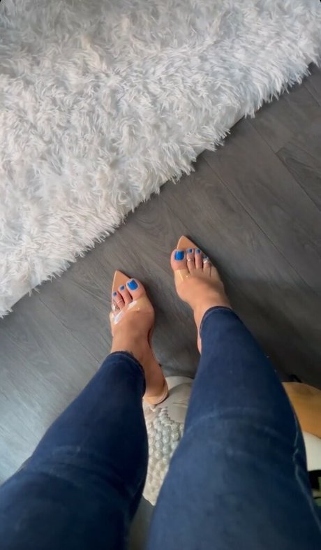 Mariefrenchgirlfeet pornstar beautiful photos