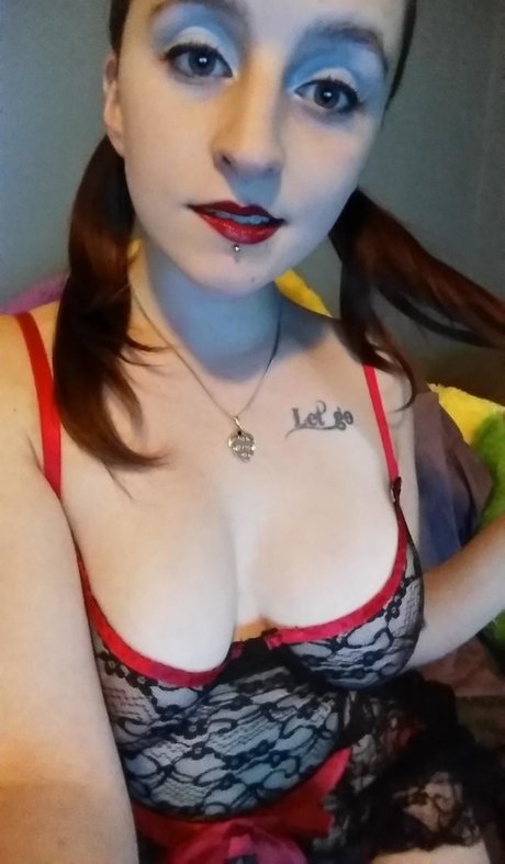 SomeDrunkBish porn actress img