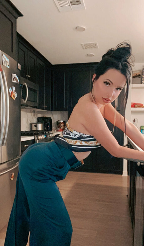 babymollys pretty actress image