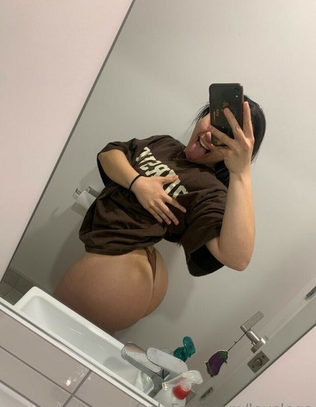 LouiseWhyyte adult model images